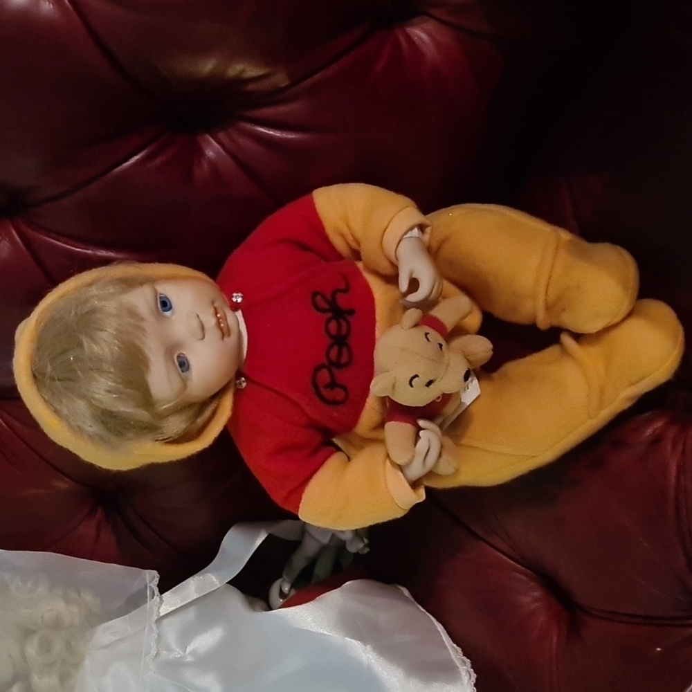Ashton Drake Galleries Winnie the pooh Doll